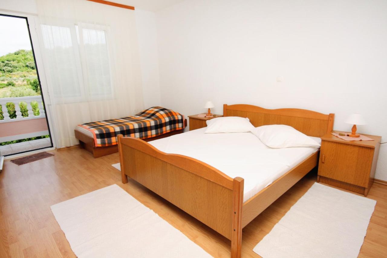 Apartments With A Parking Space Kampor, Rab - 5029 Экстерьер фото