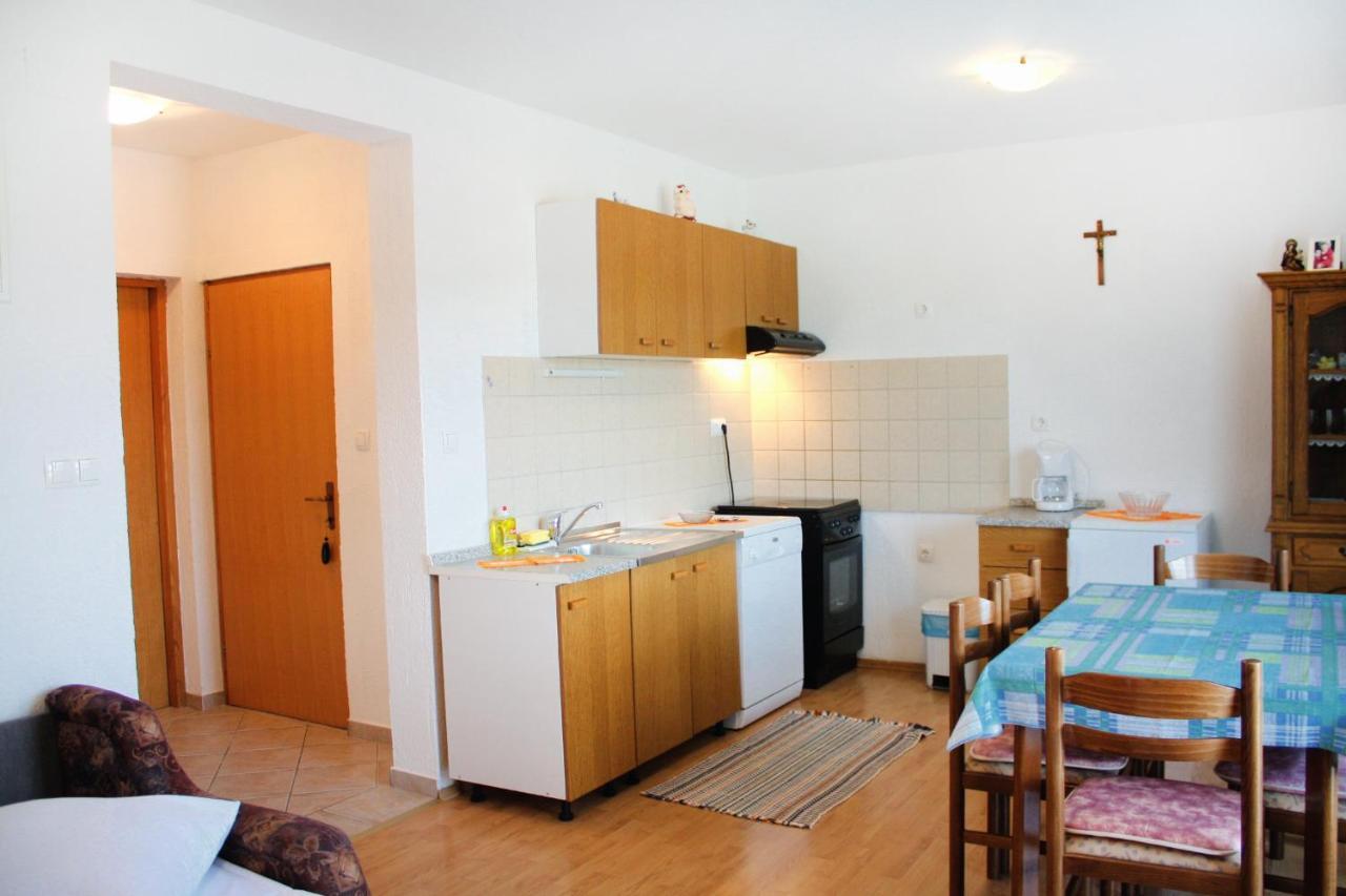 Apartments With A Parking Space Kampor, Rab - 5029 Экстерьер фото