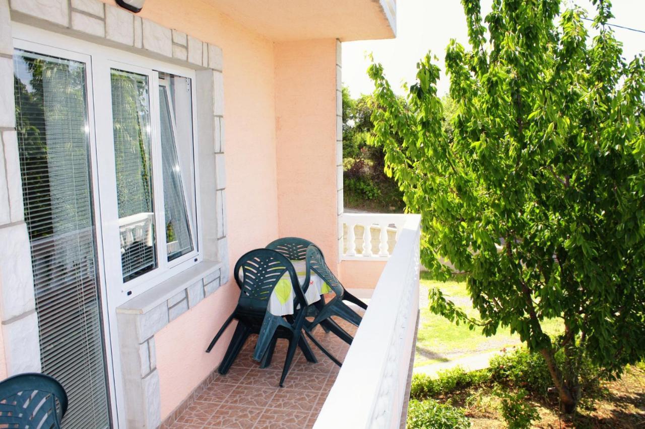 Apartments With A Parking Space Kampor, Rab - 5029 Экстерьер фото