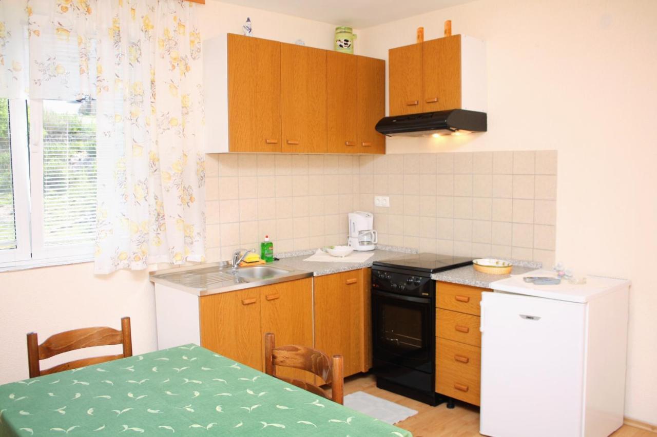 Apartments With A Parking Space Kampor, Rab - 5029 Экстерьер фото